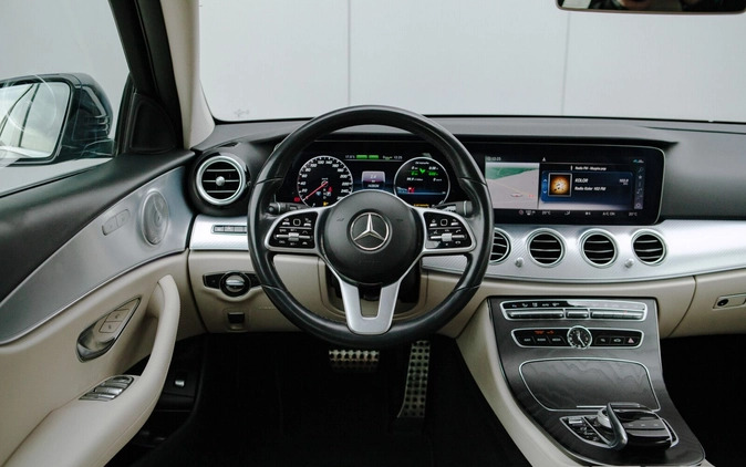Mercedes-Benz Klasa E cena 132900 przebieg: 143500, rok produkcji 2019 z Wałbrzych małe 562
